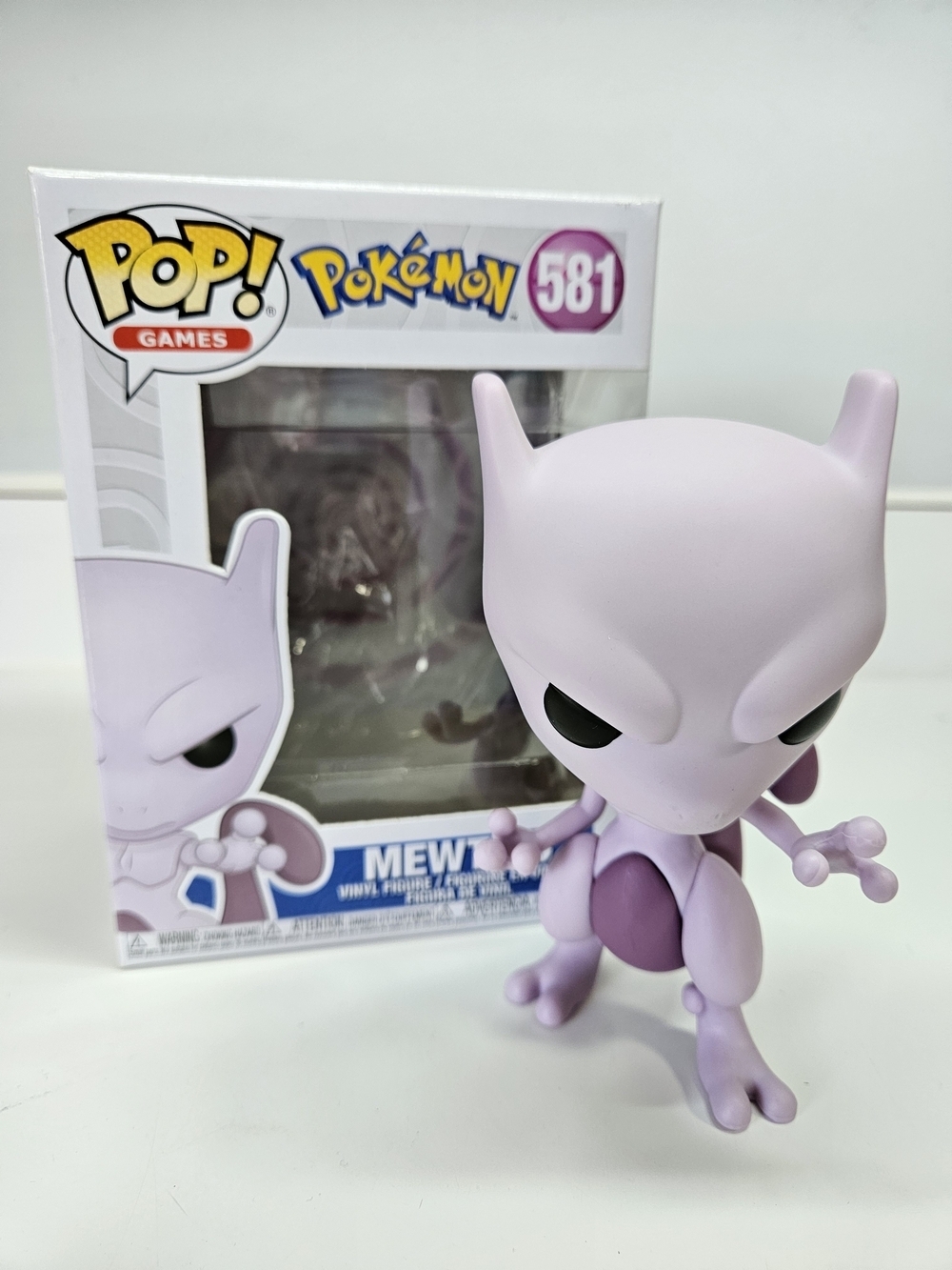 Funko POP! Games Pokemon Mewtwo 581 Vinyl Figure Box
